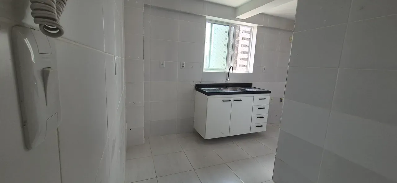 Furnished 3-bedroom apartment on the 8th floor — photo 2