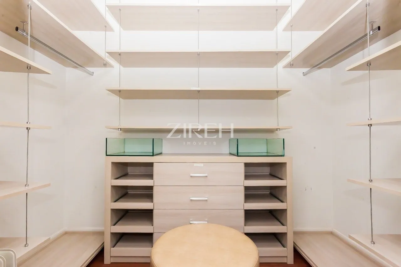 Gated house with 4 en-suite bedrooms and 431 m² — photo 24