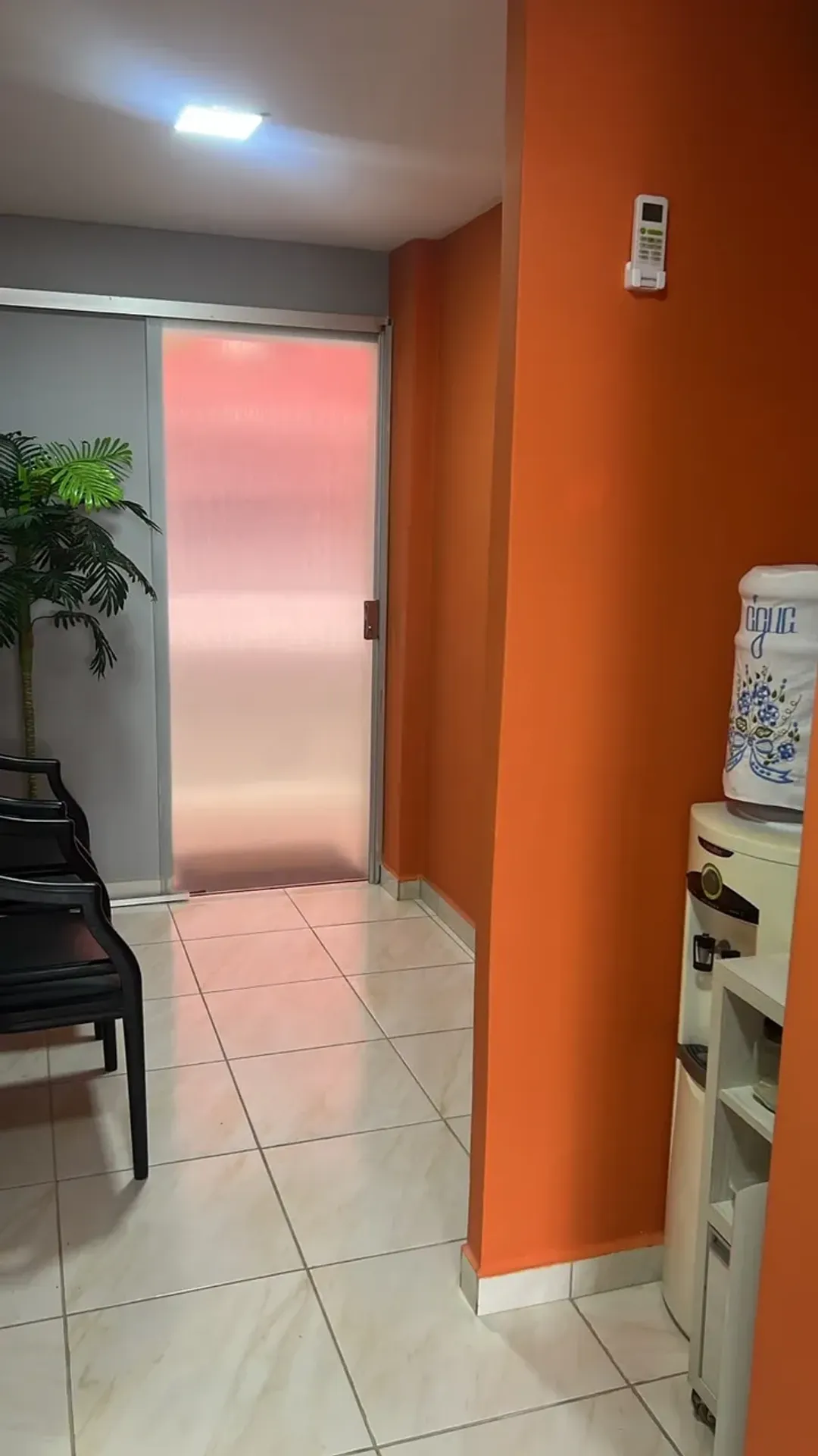 Estudio sin amueblar en el 6º piso con 1 plaza y balcón — photo 5