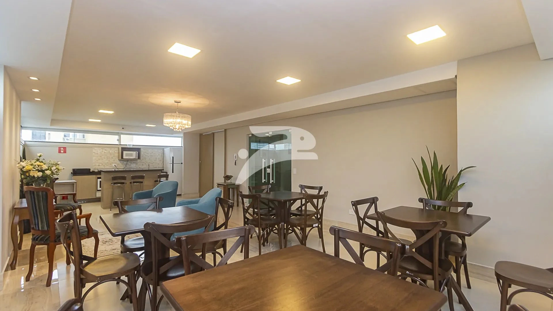 Apartamento mobiliado de 1 quarto com box de vidro — photo 19