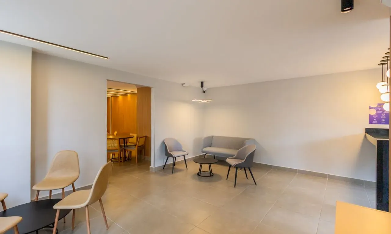 Furnished 2-bedroom apartment with balcony and 63 m² — photo 52