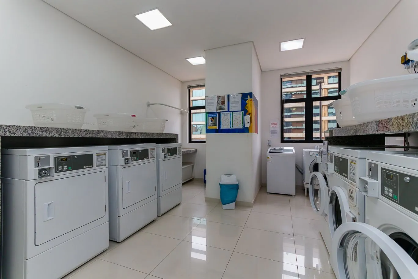 Furnished 1-bedroom apartment with balcony — photo 26