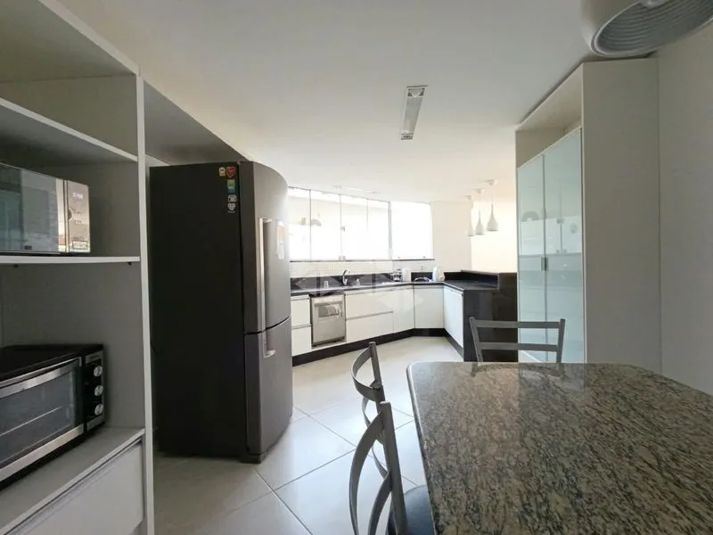 Furnished house, 222 m², with a bathtub — photo 19