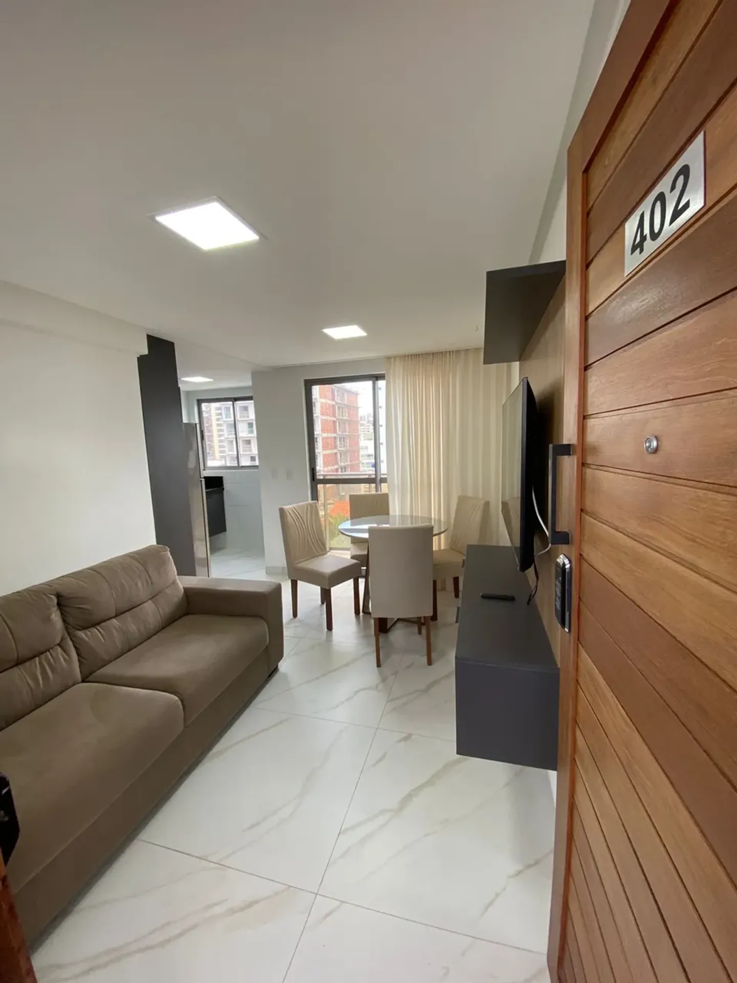 Furnished 2-bedroom apartment with 2 bathrooms and parking