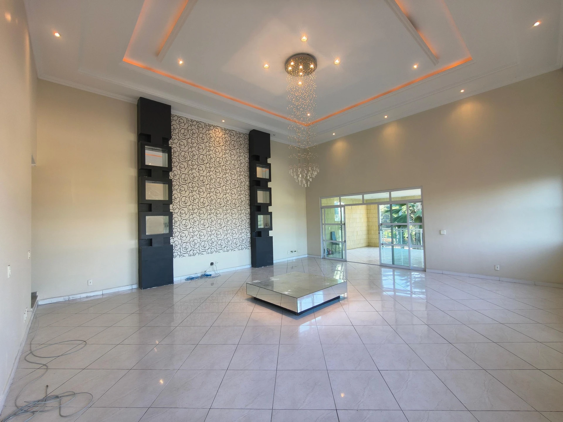 Condo house with 3 bedrooms and a balcony — photo 16
