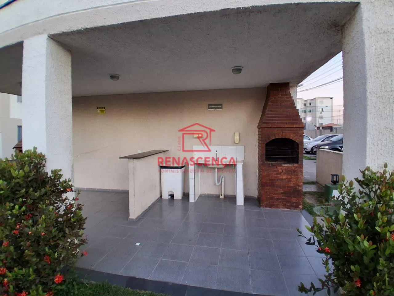 Unfurnished 2-bedroom apartment with private garden — photo 11
