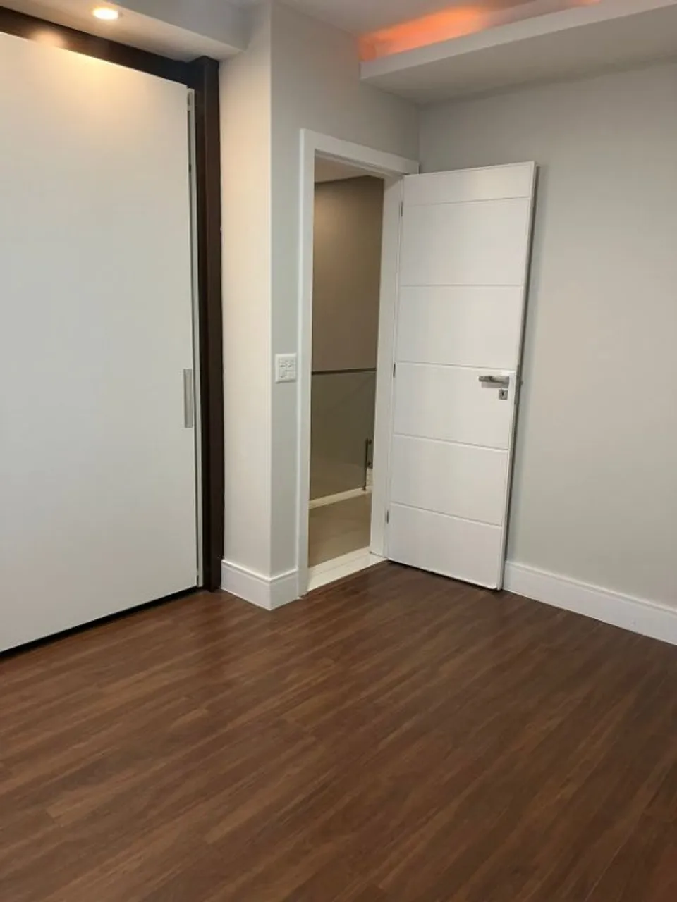 Casa com 3 quartos e 4 banheiros, varanda com churrasqueira — photo 16