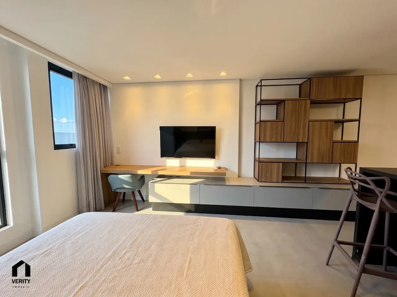 Furnished studio with 1 bedroom and a private garden — photo 4