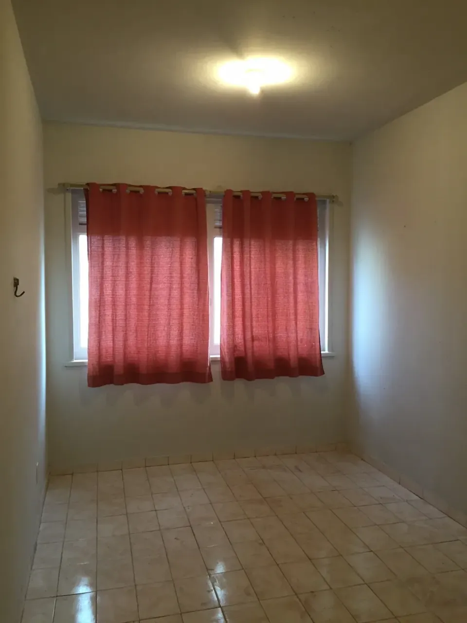 Apartamento sem mobília com 1 quarto e cozinha separada — photo 11