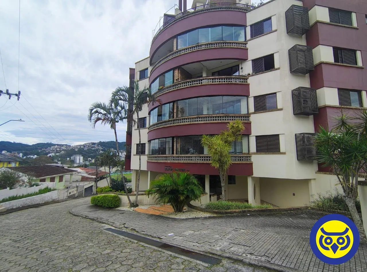2-bedroom apartment with a mountain view in Florianópolis — photo 20