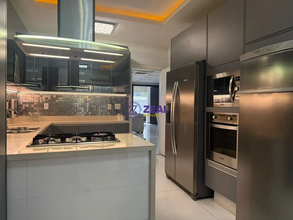 Furnished house with 4 suites and an integrated kitchen 380 m² — photo 27