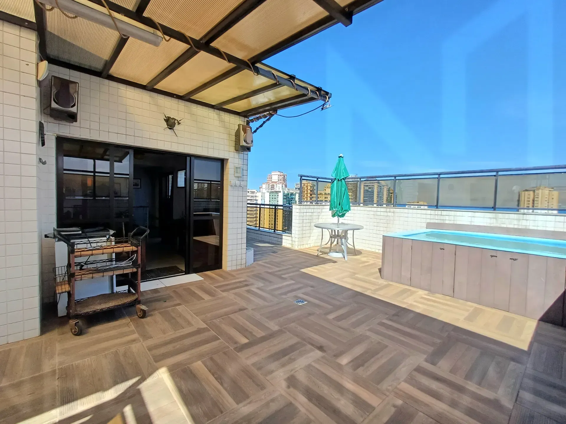 Furnished triplex penthouse with 3 bedrooms and 5 baths — photo 32