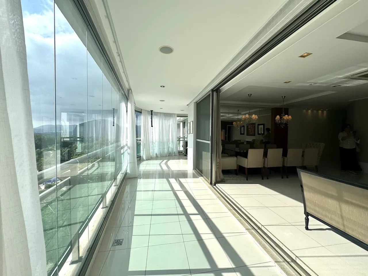 Unfurnished apartment with 4 bedrooms and 5 baths — photo 24
