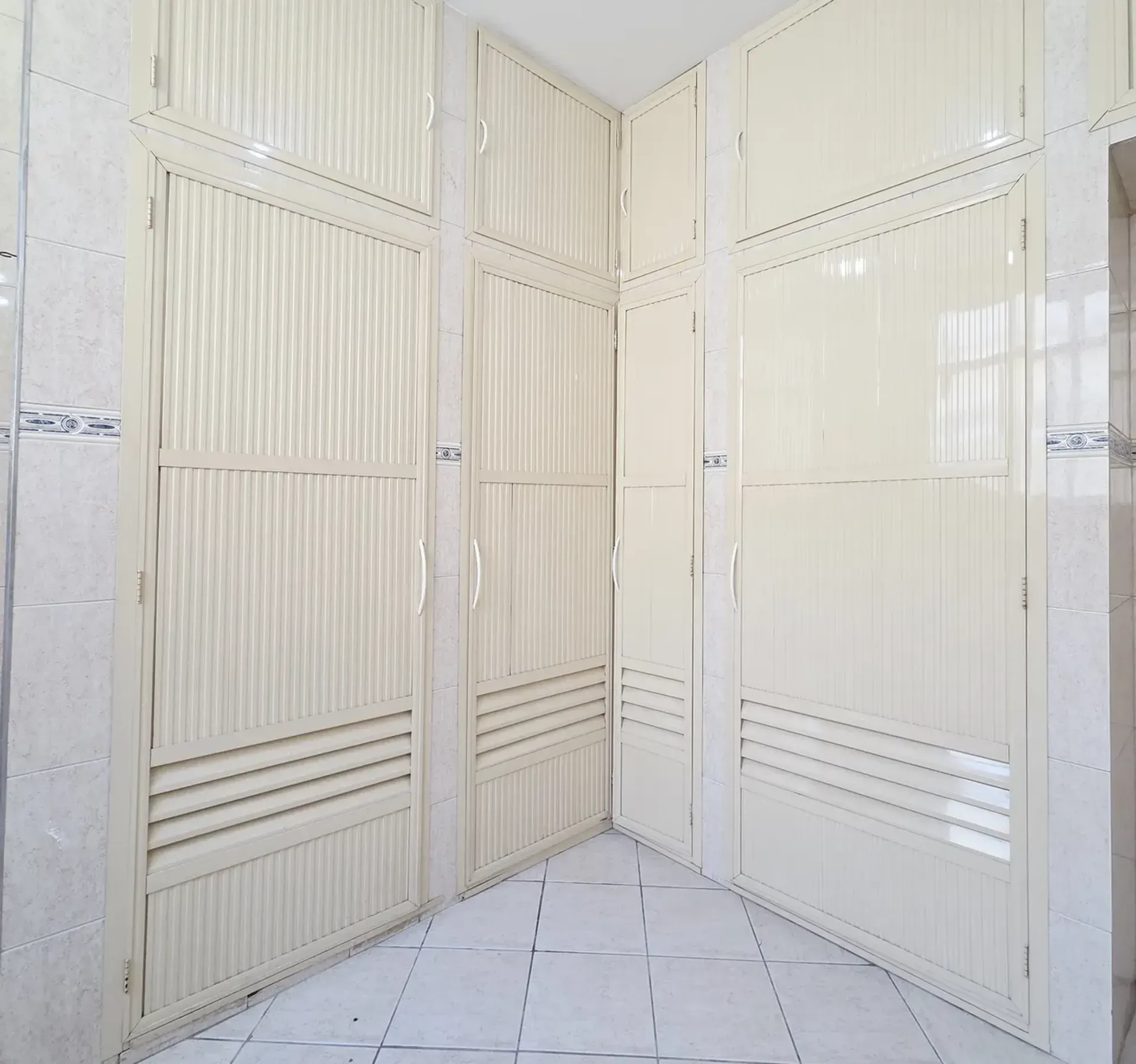 Apartamento com 2 quartos, 1 banheiro e cozinha fechada — photo 27