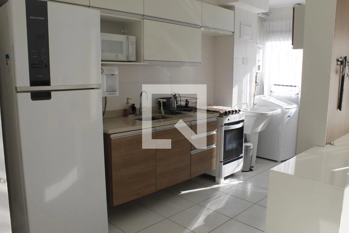 Furnished 2-bedroom apartment with balcony — photo 21