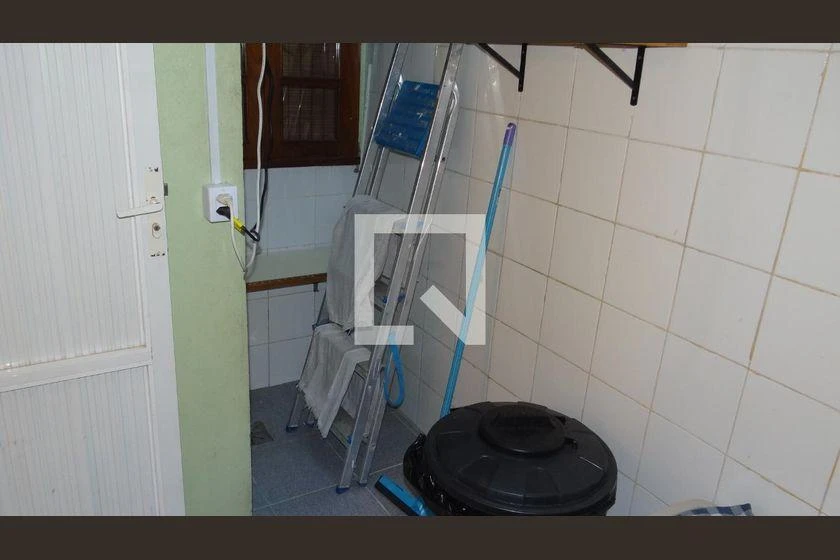Furnished 2-bedroom apartment with balcony — photo 16