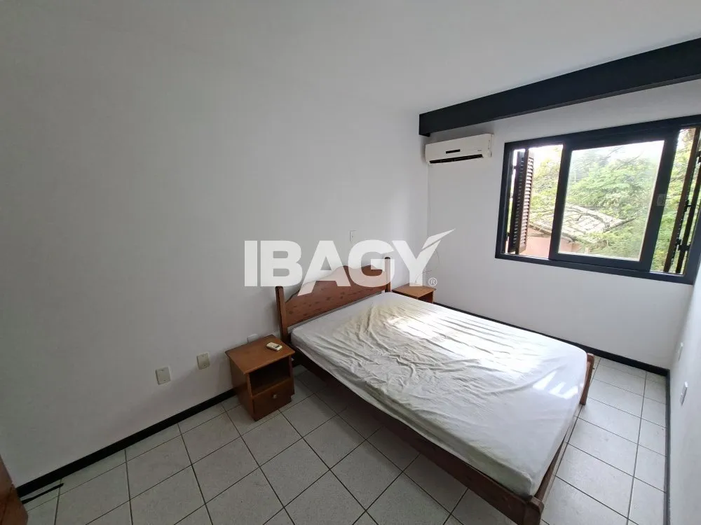 1-bedroom apartment with kitchenette and tiled bathroom — photo 6