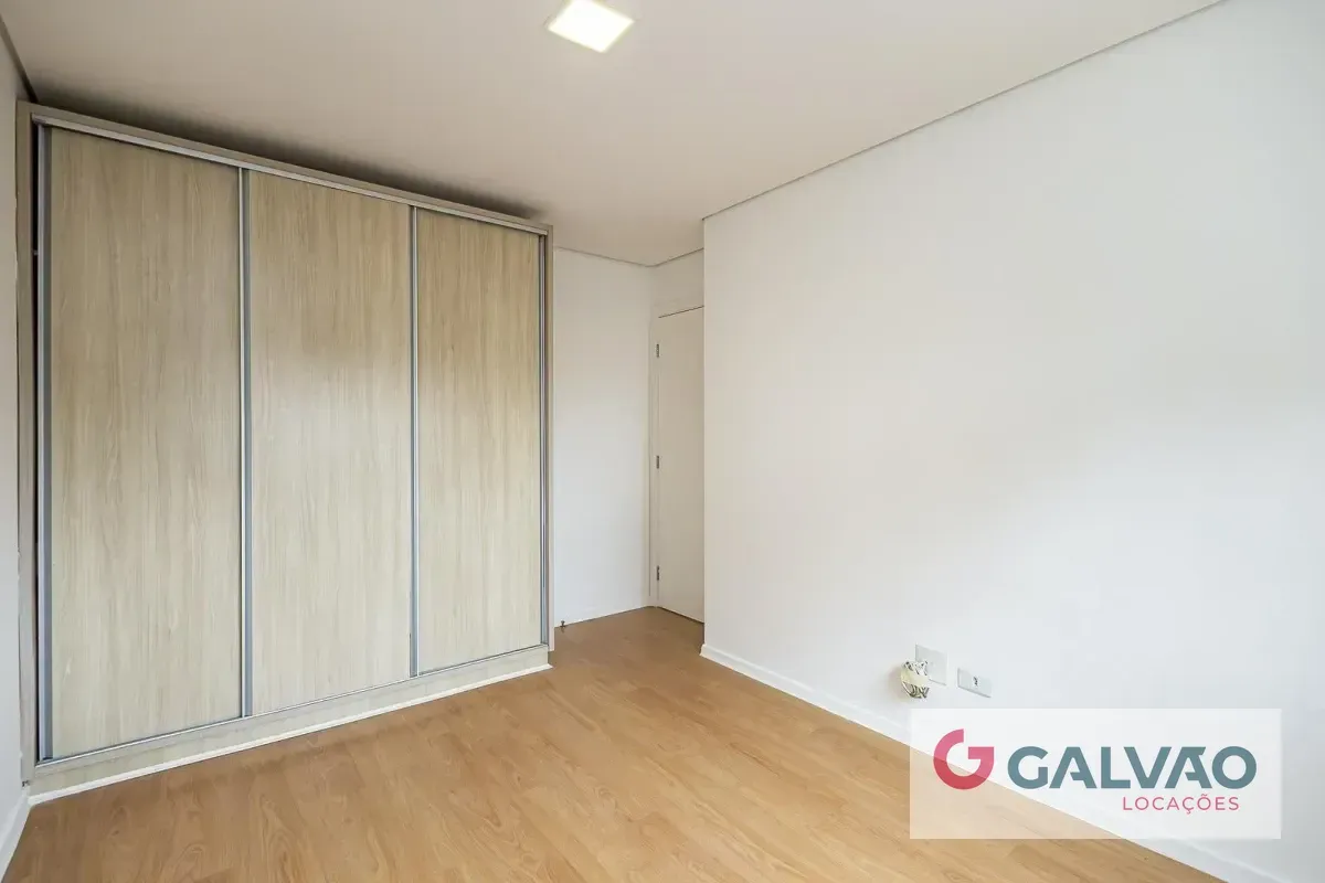 Apartment on the 4th floor with wood or laminate floors — photo 16