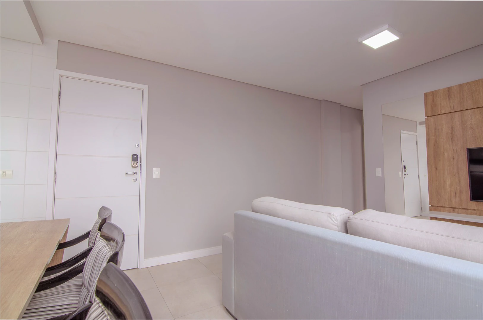 One-bedroom apartment with a washing machine in Curitiba — photo 24