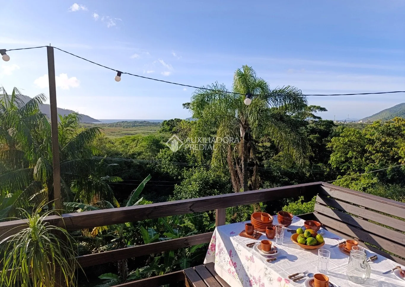 Furnished house with a balcony, 6 bedrooms and 3 baths — photo 44