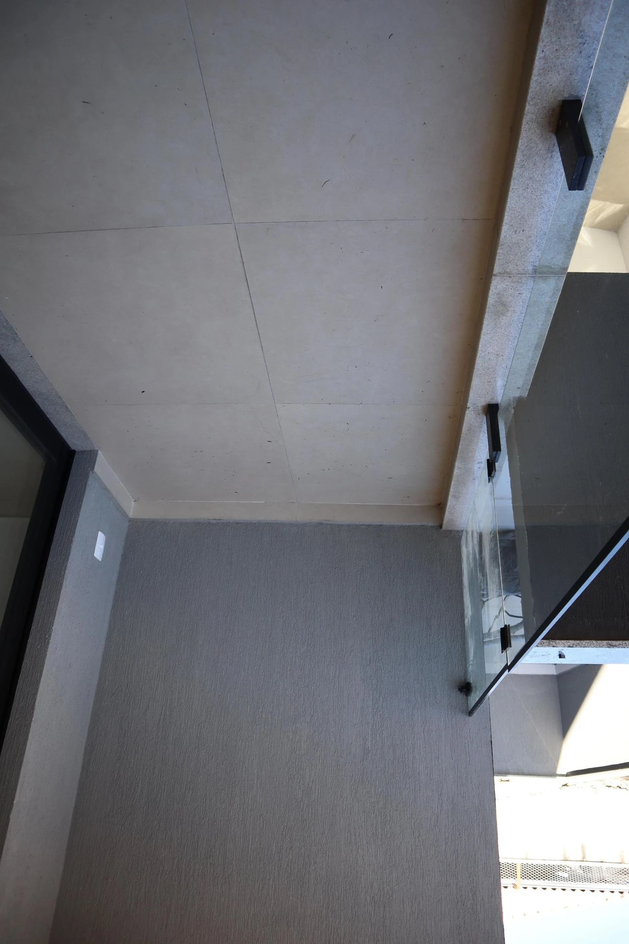 4-bedroom house with a grill on the balcony — photo 76