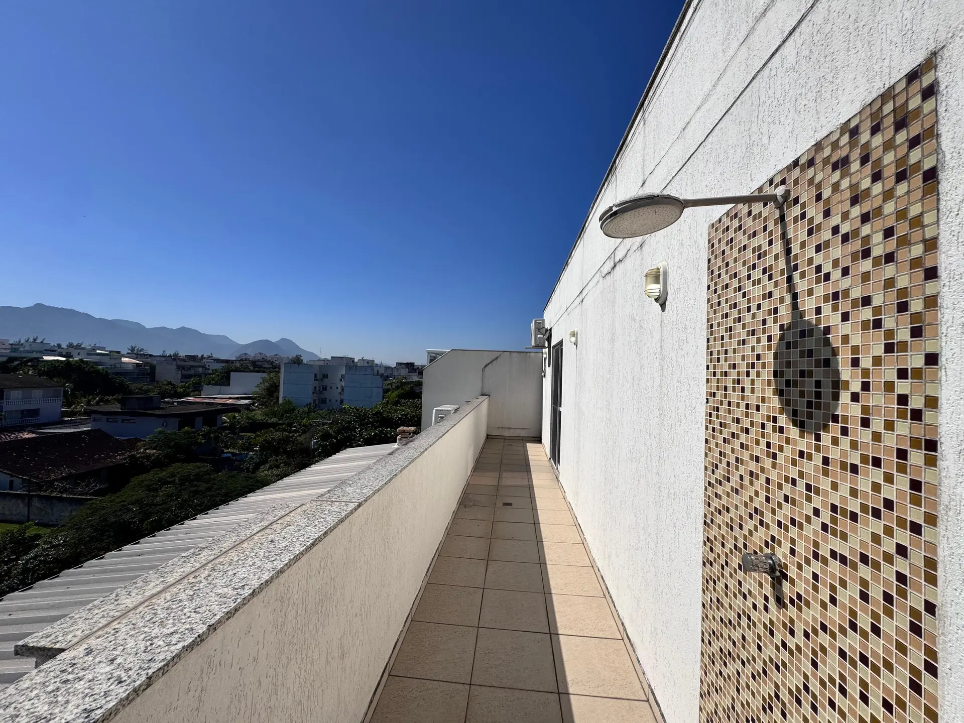 Furnished apartment with 3 bedrooms and 2 parking spaces — photo 11