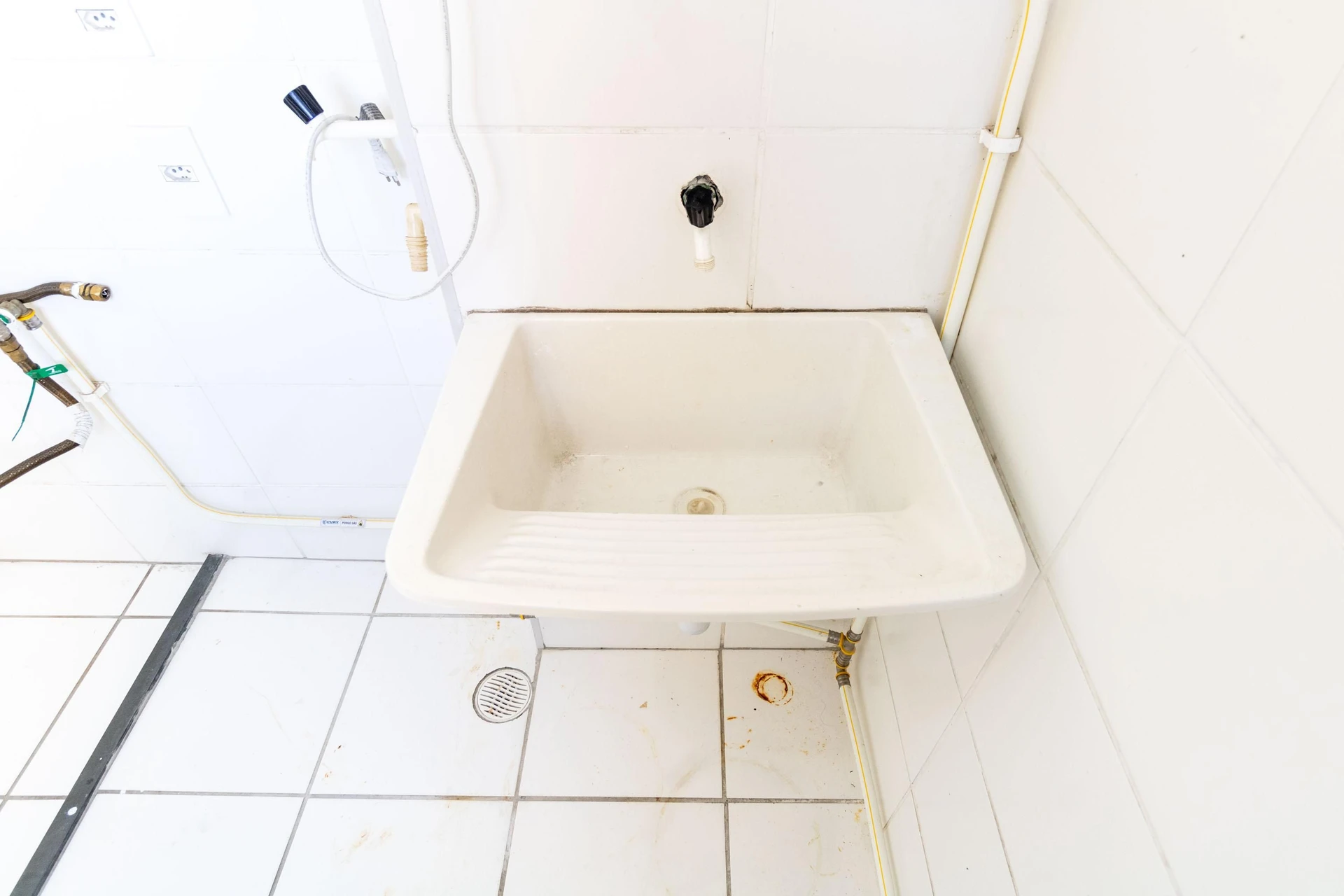 Квартира з 2 спальнями і 1 ванною без паркомісця — photo 24