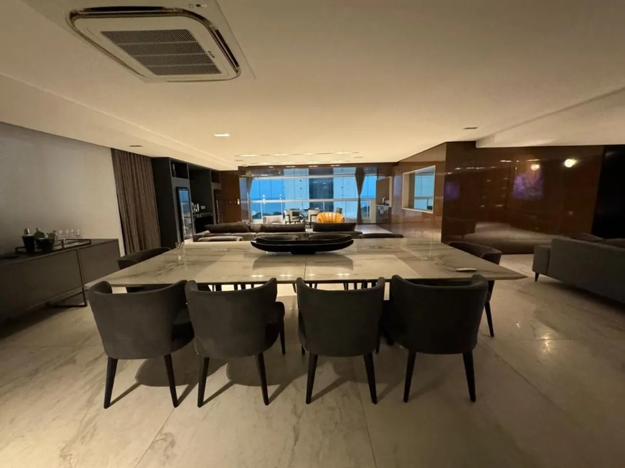 Floor-to-ceiling windows in a 3-bedroom apartment, 260 m² — photo 5