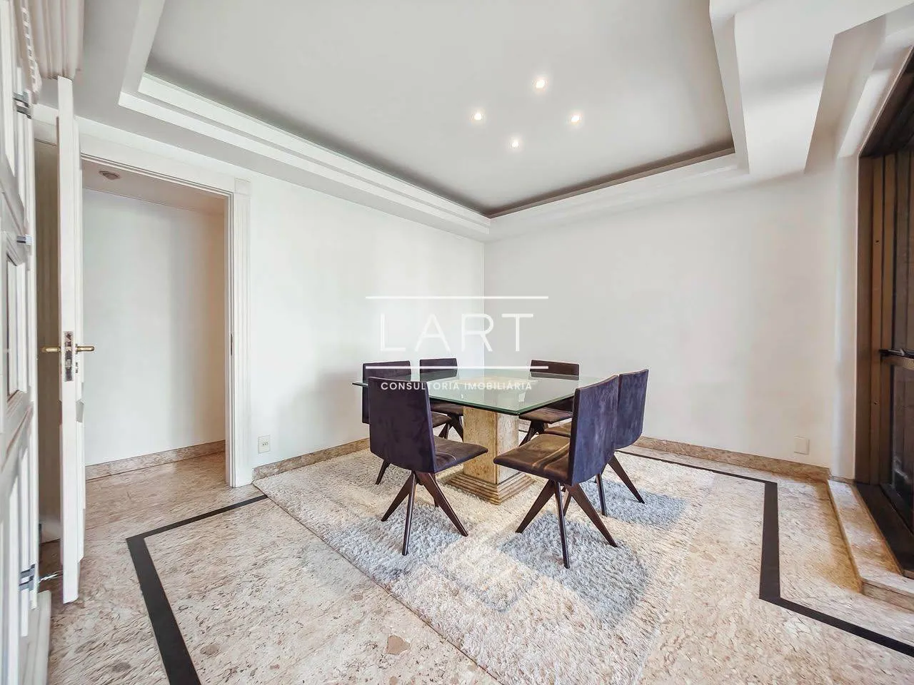 Home office in a 3-bedroom apartment, 191 m² — photo 11