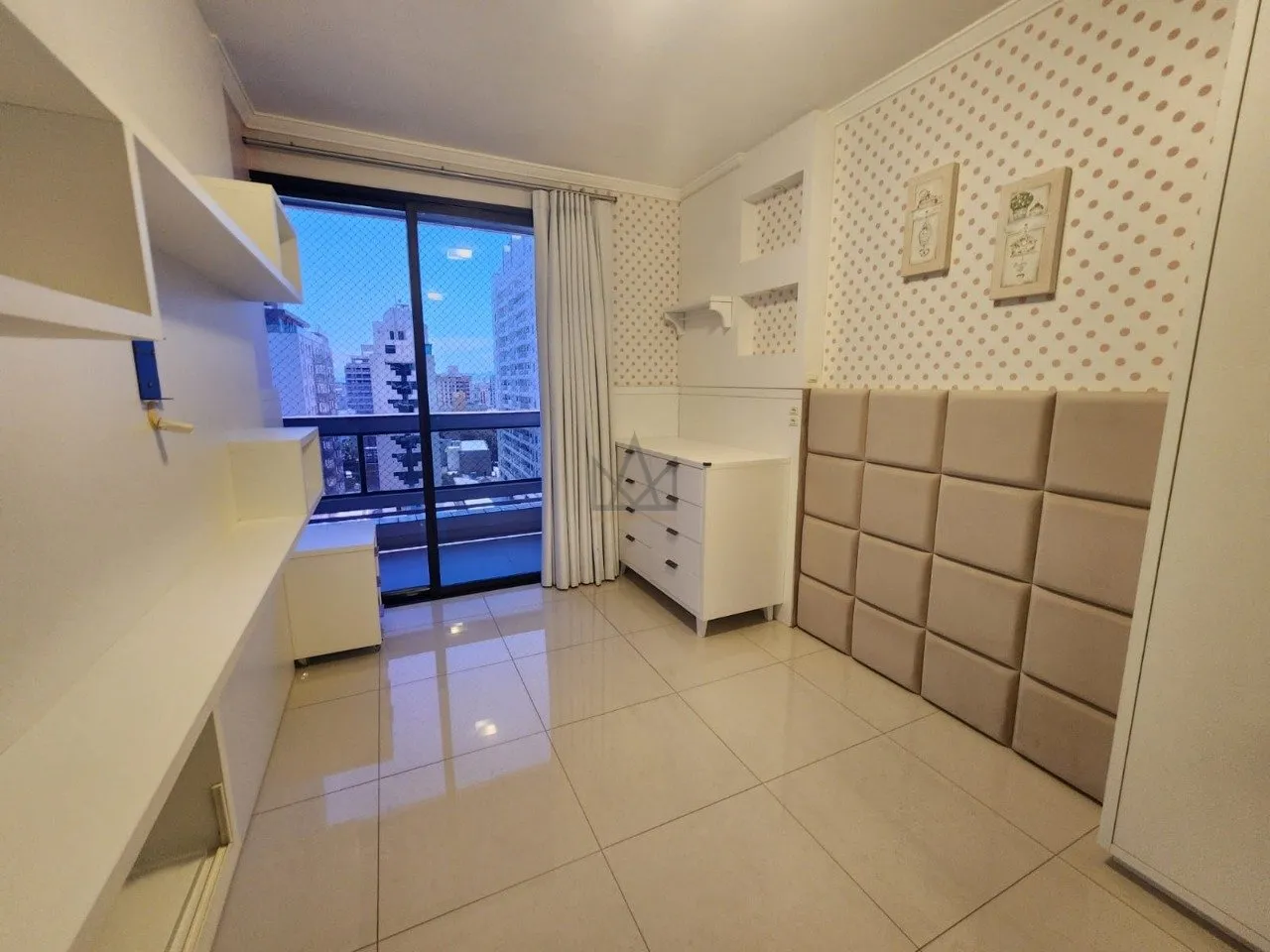 4-bedroom apartment in a building with a gym — photo 45