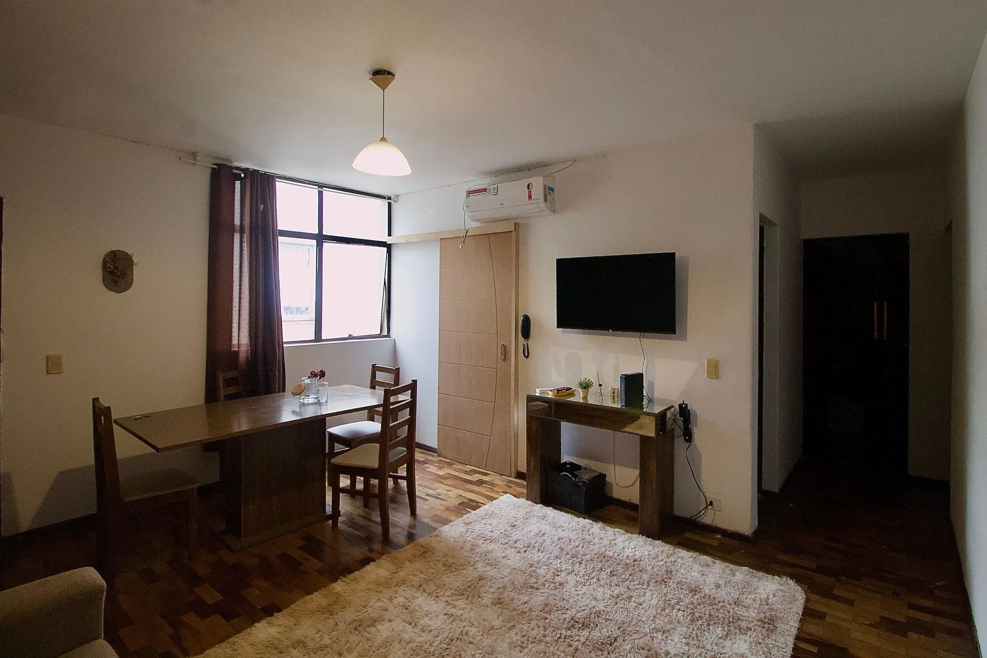 84 m² apartment with a home office and a bathtub — photo 16