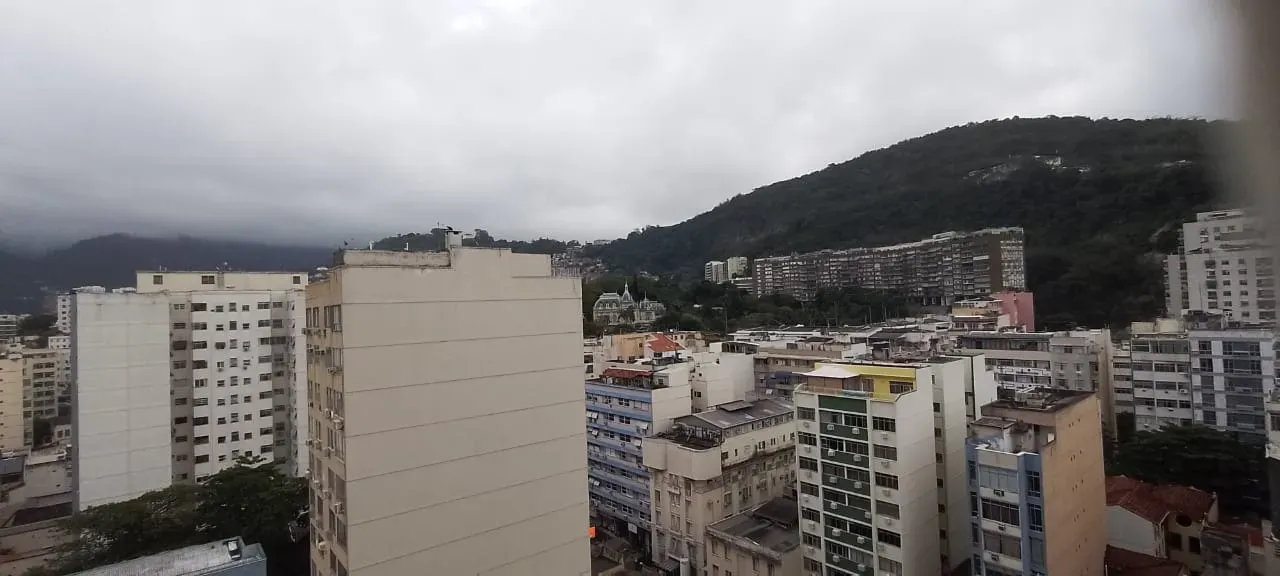 One-bedroom apartment with a mountain view in Rio de Janeiro — photo 18