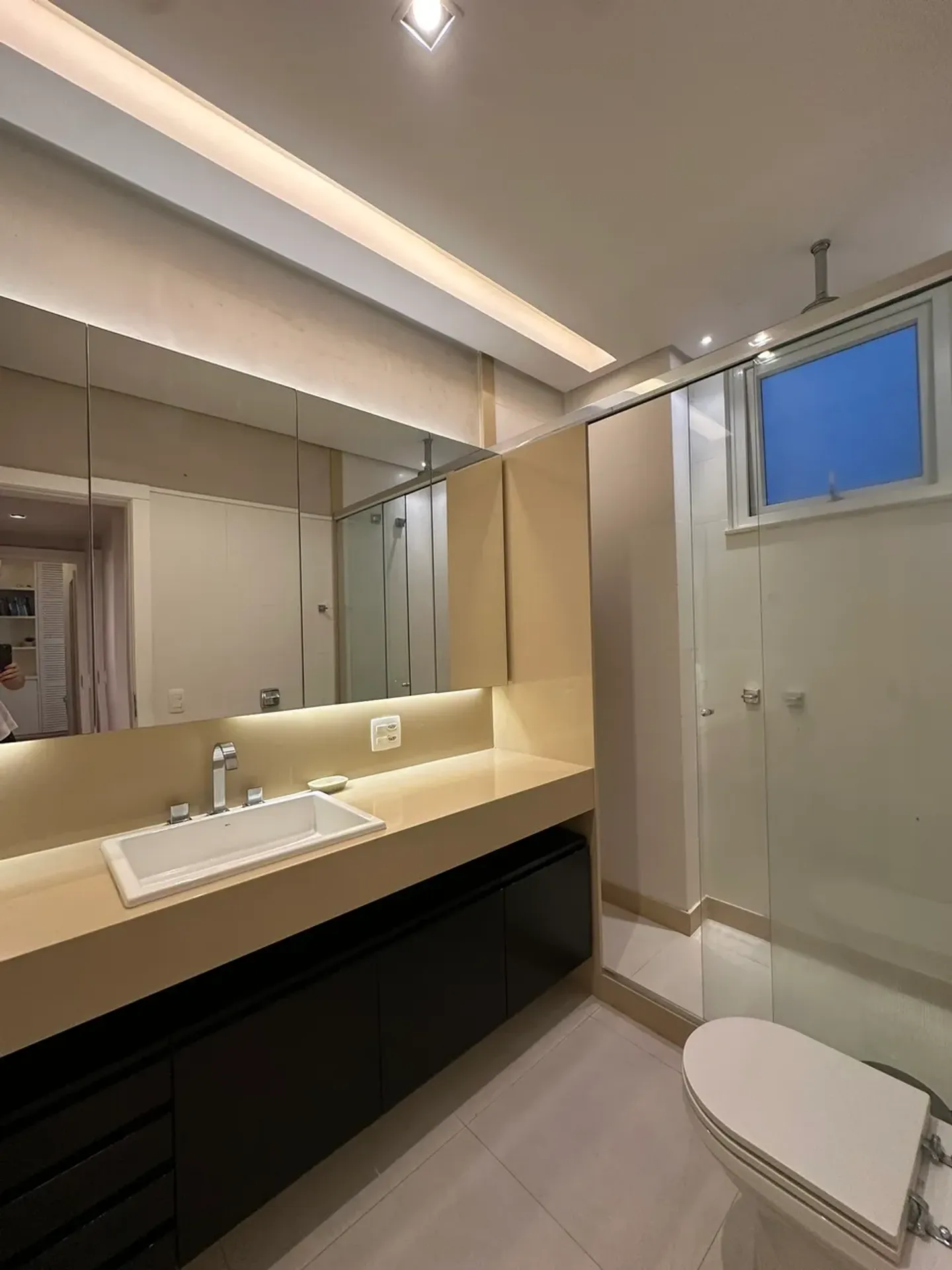 Furnished apartment with 3 bedrooms and 3 bathrooms — photo 45