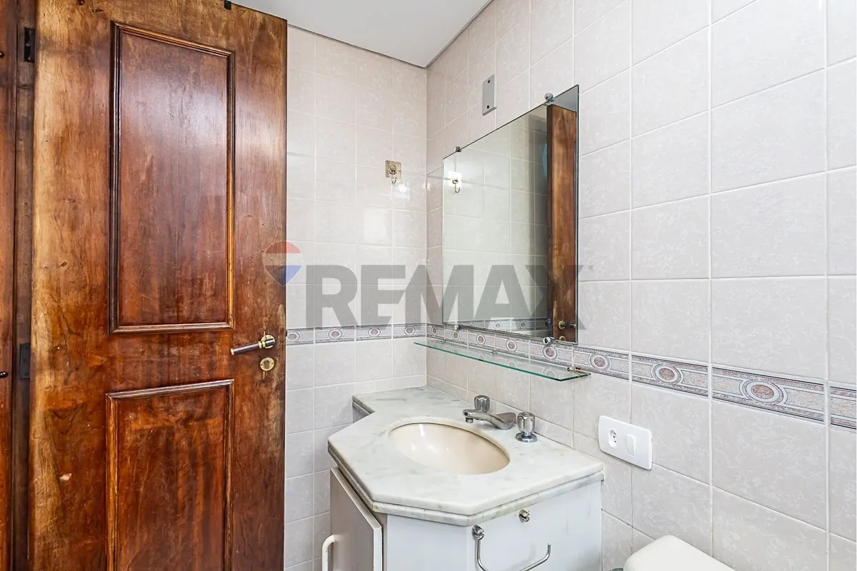 67 m² apartment with a washing machine and a bathtub — photo 58