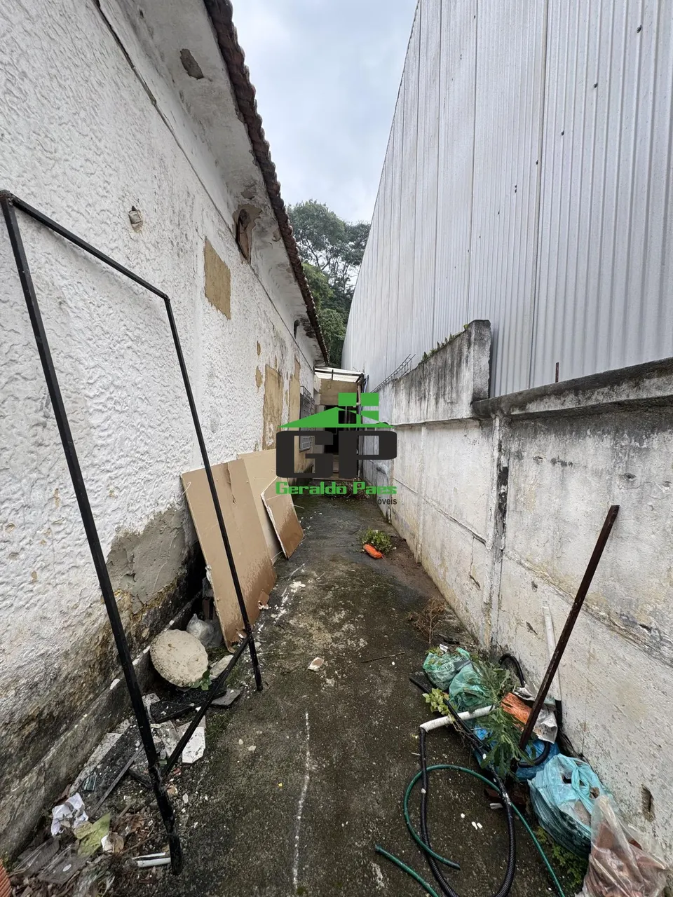 Casa sem mobília com 4 quartos e 2 banheiros — photo 14