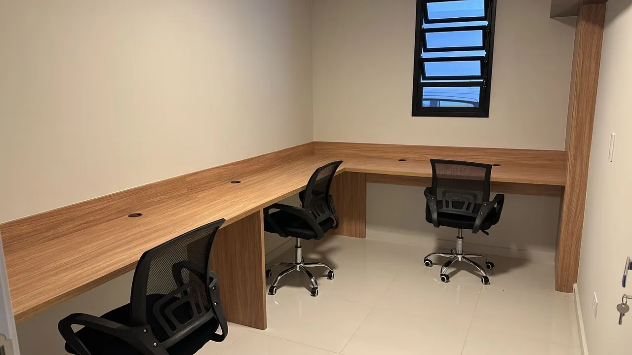 One-bedroom apartment in a building with a gym — photo 19