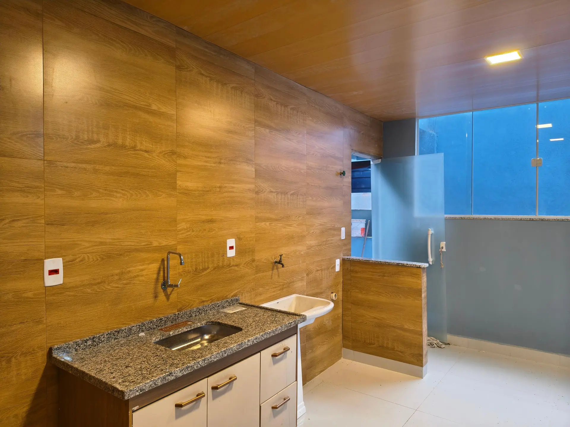 Apartamento com 2 quartos e varanda vista para as montanhas — photo 7