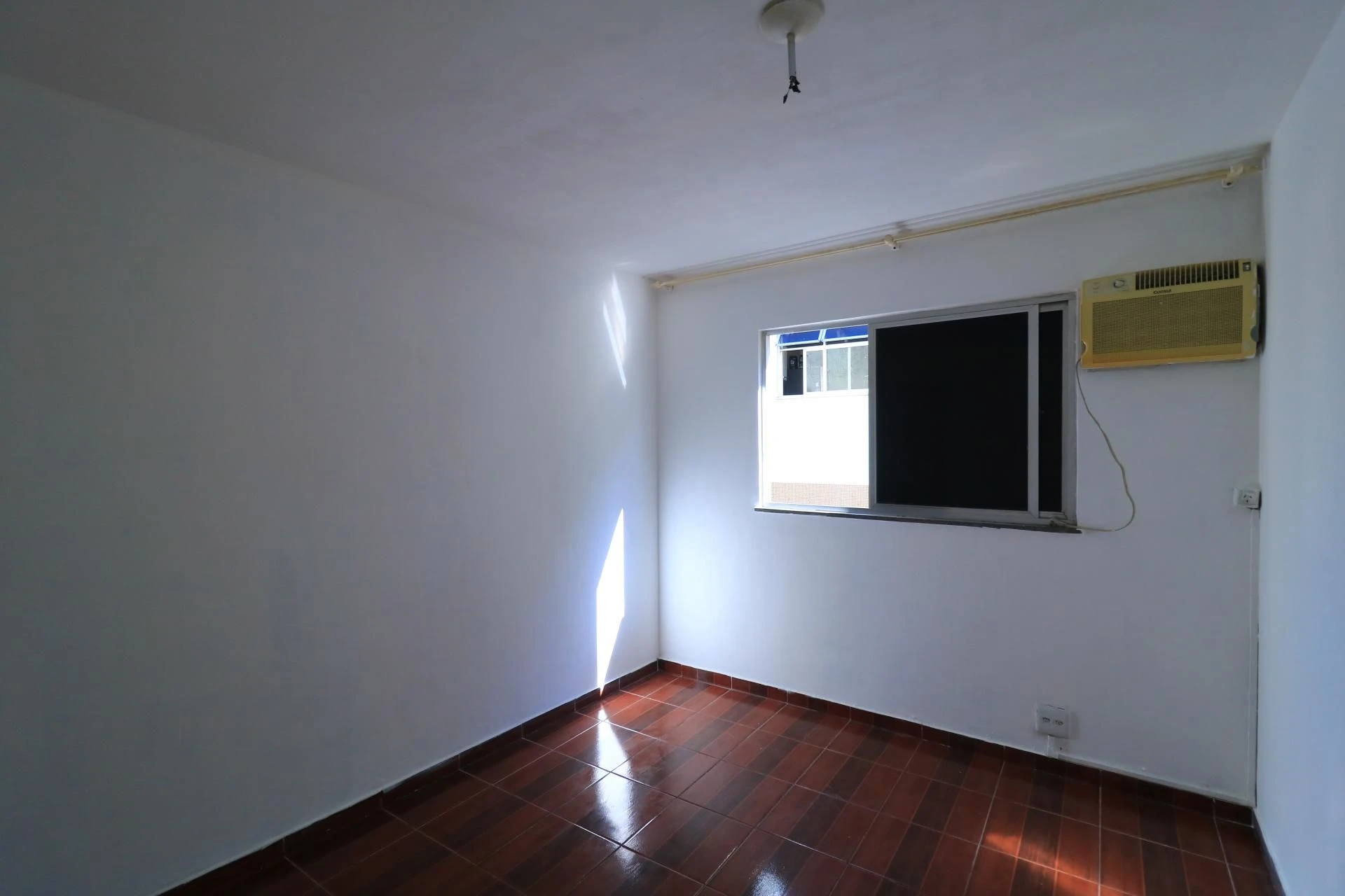 Apartamento sin amueblar de 2 dormitorios con balcón — photo 15