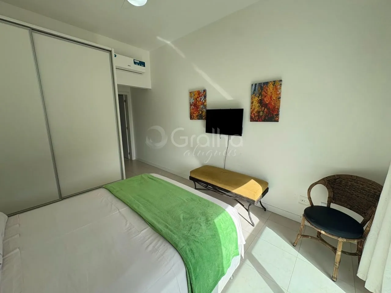 Furnished 129 m² apartment with 2 bedrooms and balcony — photo 24