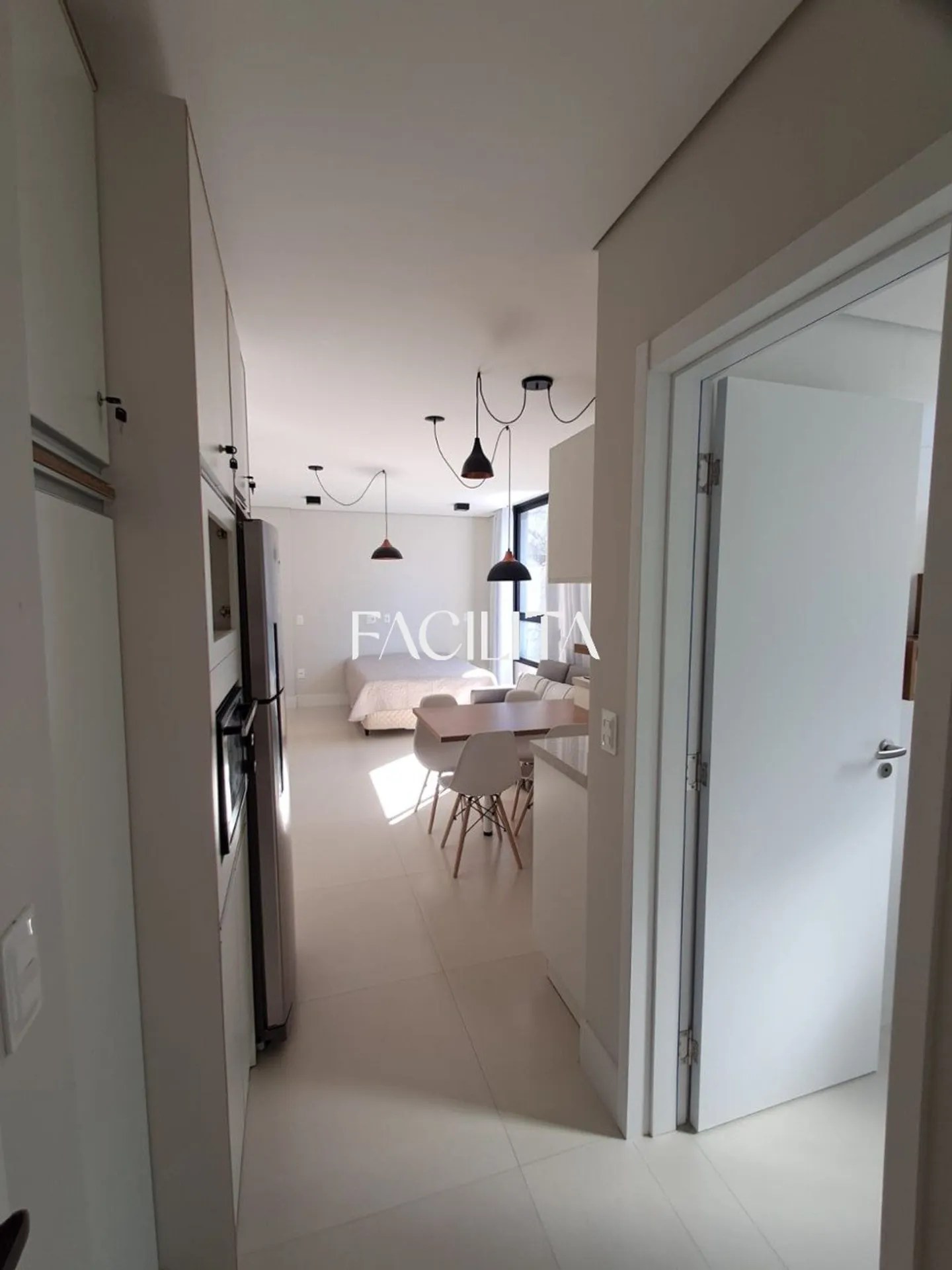31 m² furnished studio with open-plan kitchen — photo 4