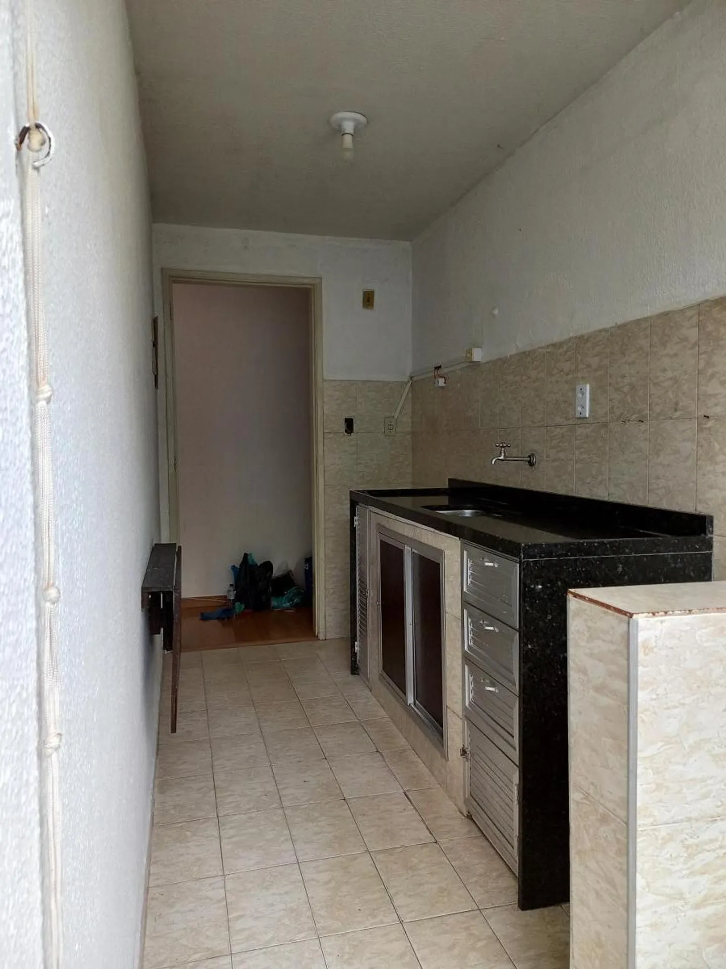 2-bedroom apartment with enclosed kitchen and 1 parking spot — photo 9