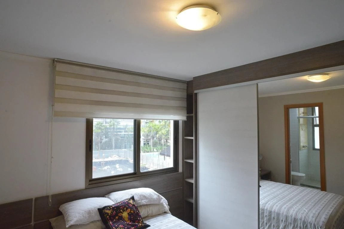Jacuzzi in a 4-bedroom apartment, 233 m² — photo 10