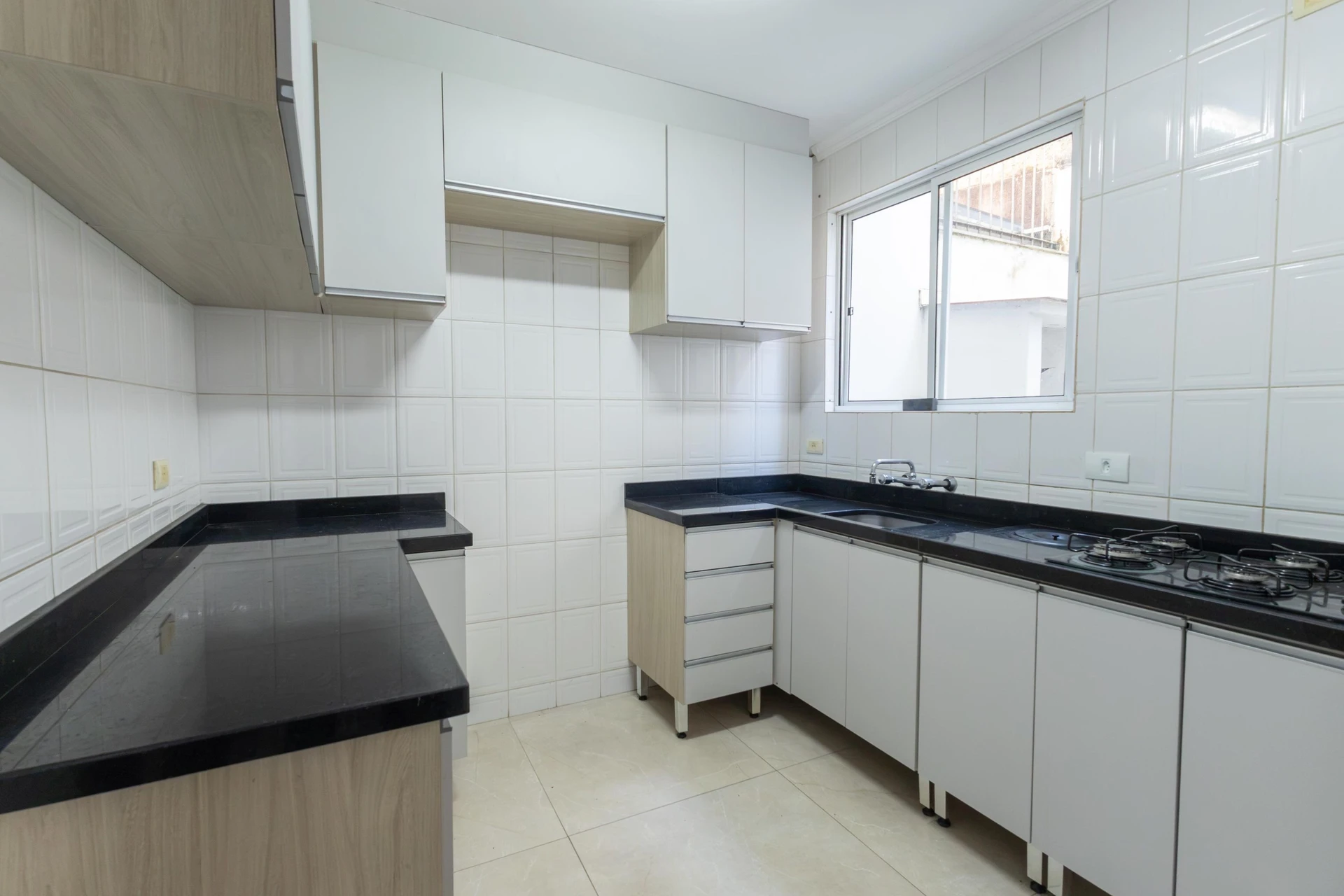 Garden in a 2-bedroom house, 96 m² — photo 2