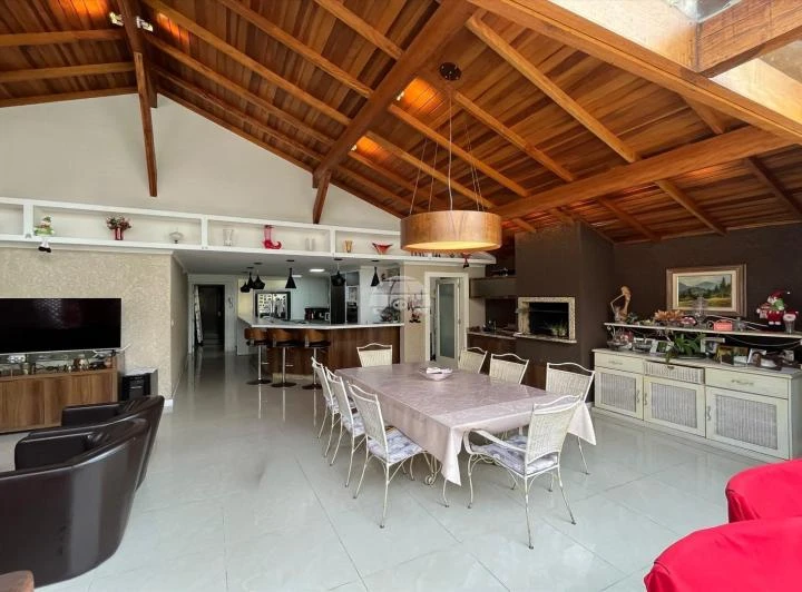 Casa de un piso con 4 dormitorios y 4 baños — photo 8