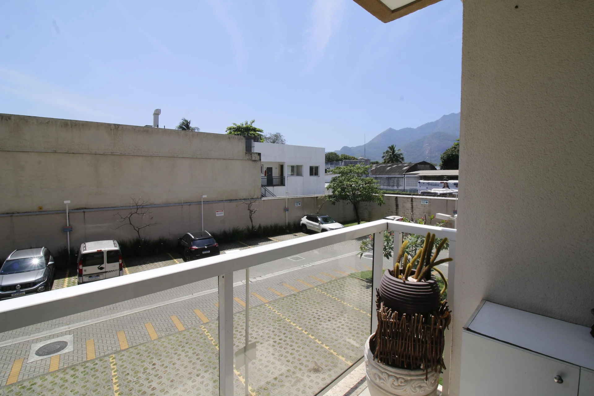 3-bedroom apartment in a building with a gym — photo 16