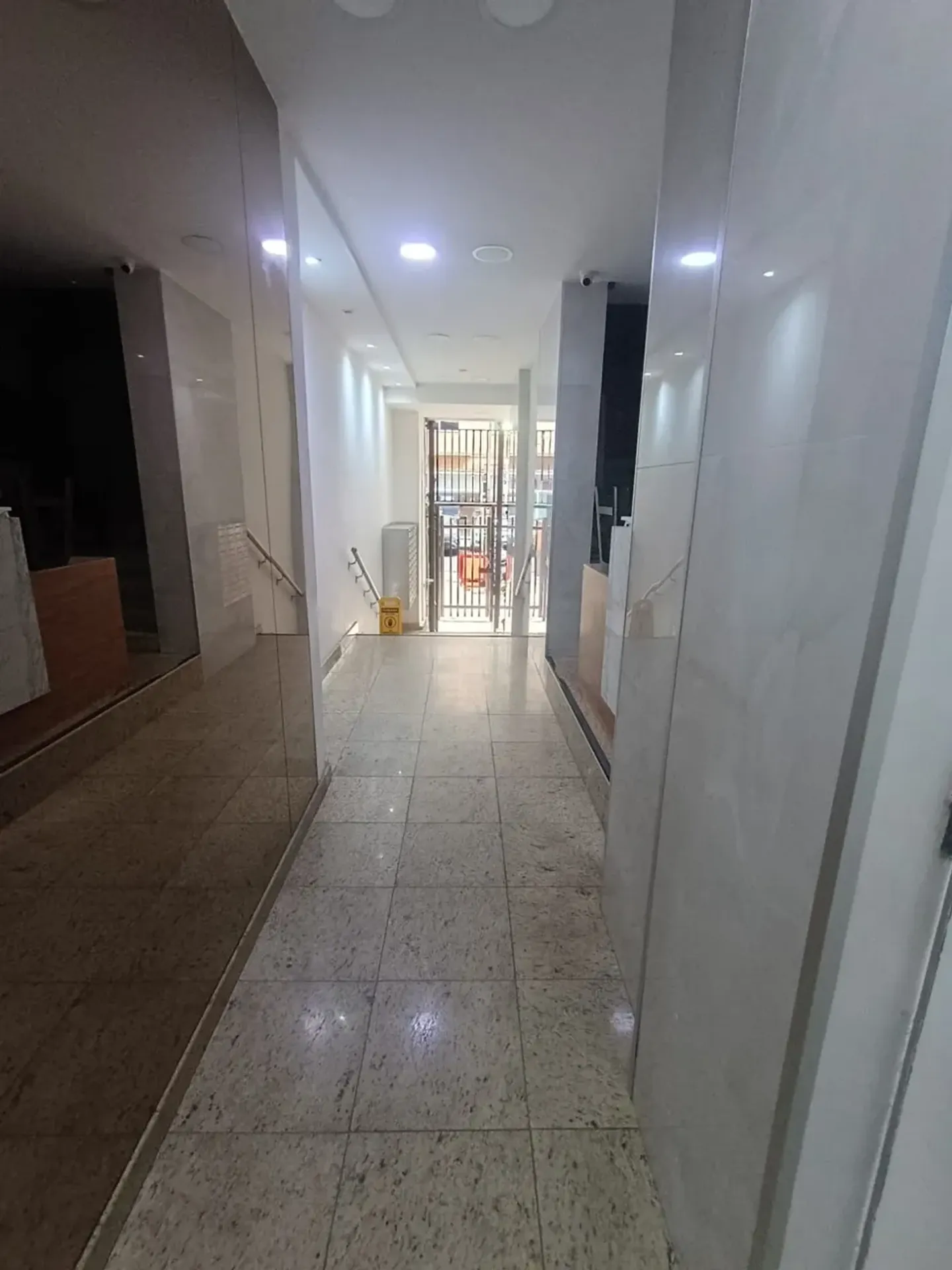 Apartment on the 6th floor with wood or laminate floors — photo 17