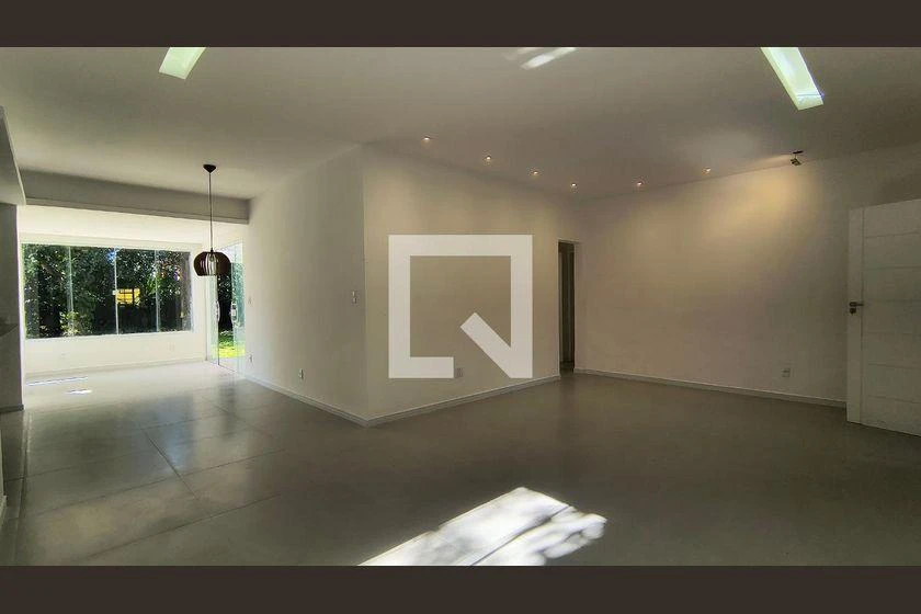 Casa com 3 quartos e 1230 m², pisos em cerâmica — photo 20