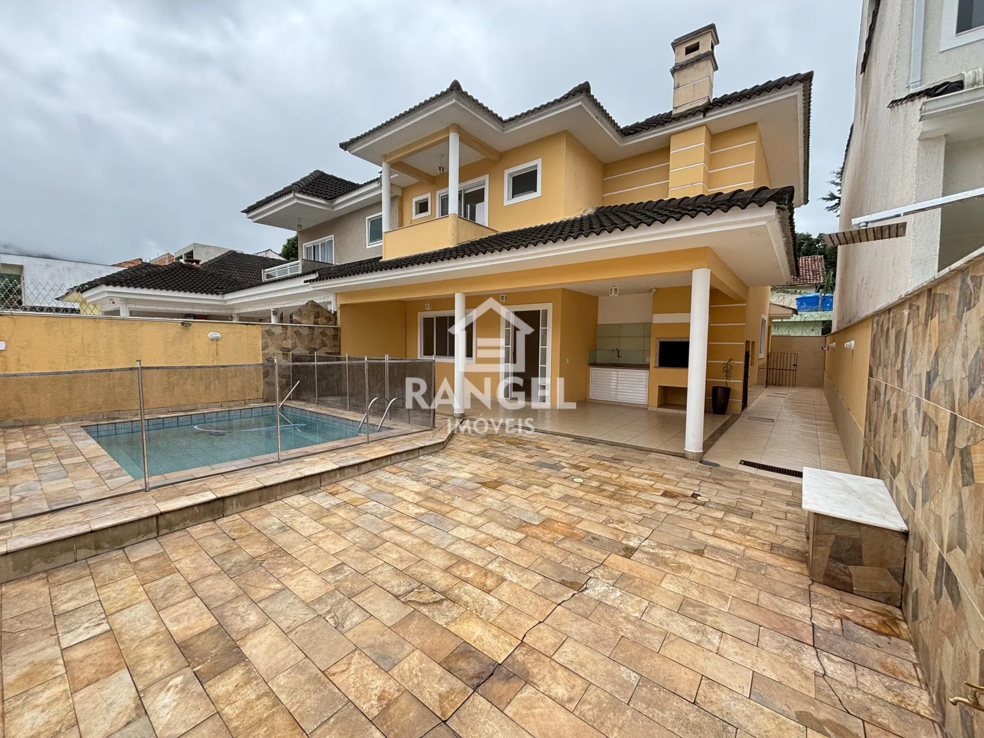 180 m² house with 3 bedrooms and balcony BBQ — photo 15