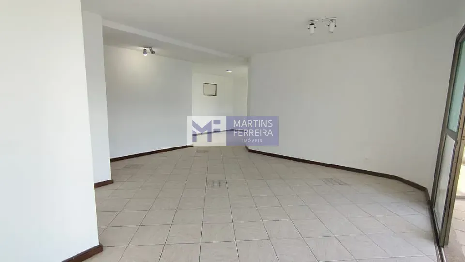 Apartment with 3 bedrooms and shared BBQ space — photo 14