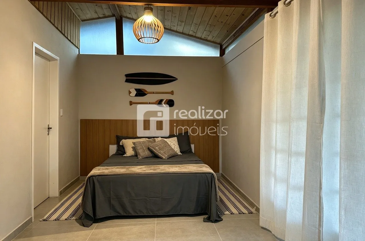 5-bedroom house with a mountain view in Florianópolis — photo 3
